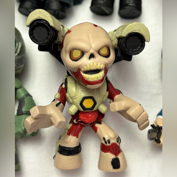 Funko Mini lot of 24 Minis - Picture 7 of 11